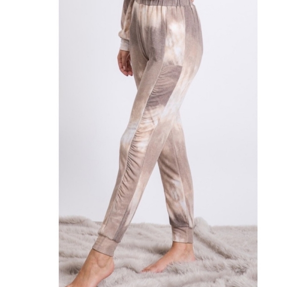 NWT FIRST LOVE Tie-dye joggers - Picture 6 of 12